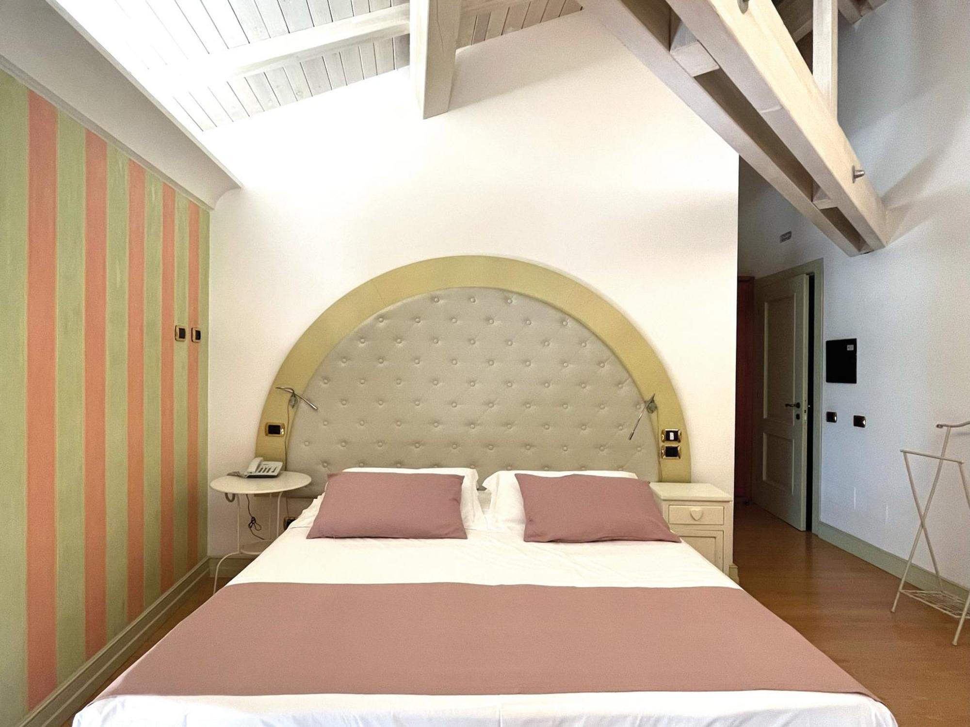 Villa Euchelia Resort Castrocielo Exterior foto